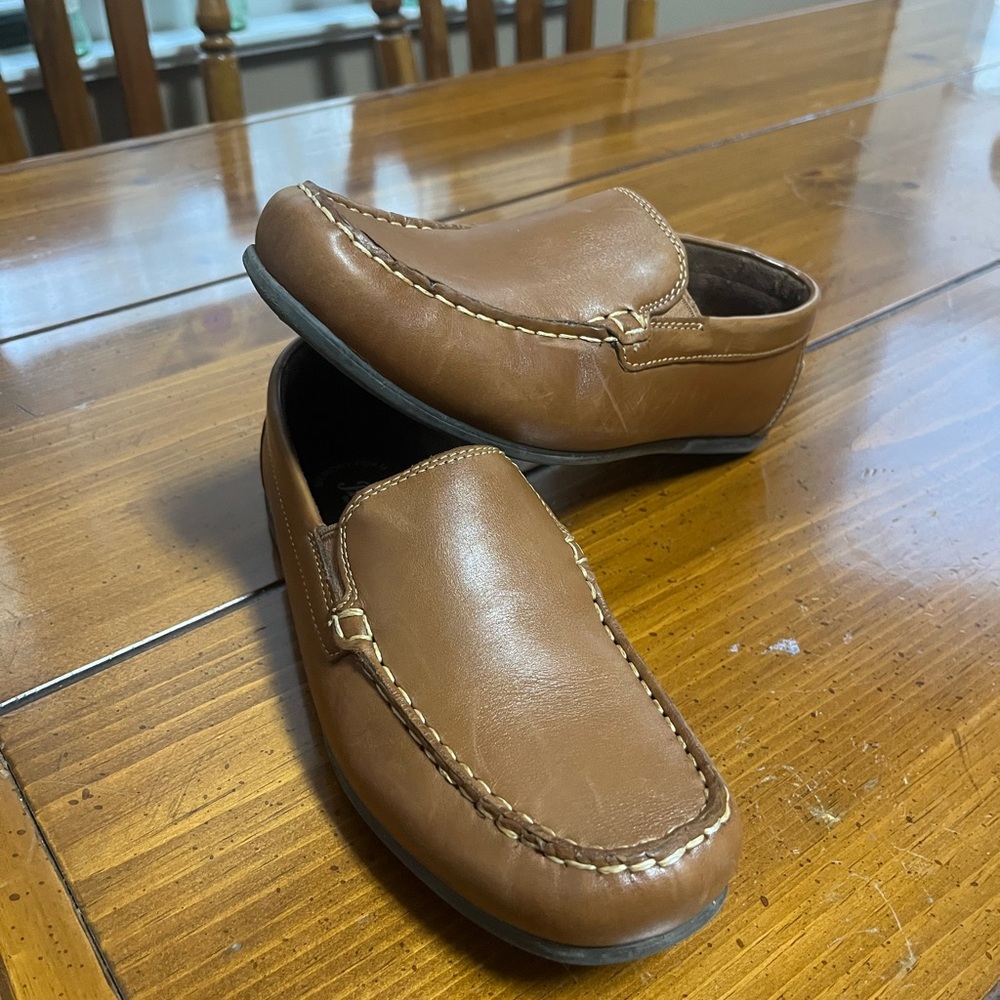 Florsheim Boys Size 7 Brown Leather Loafers Slip On Dress Shoes EUC